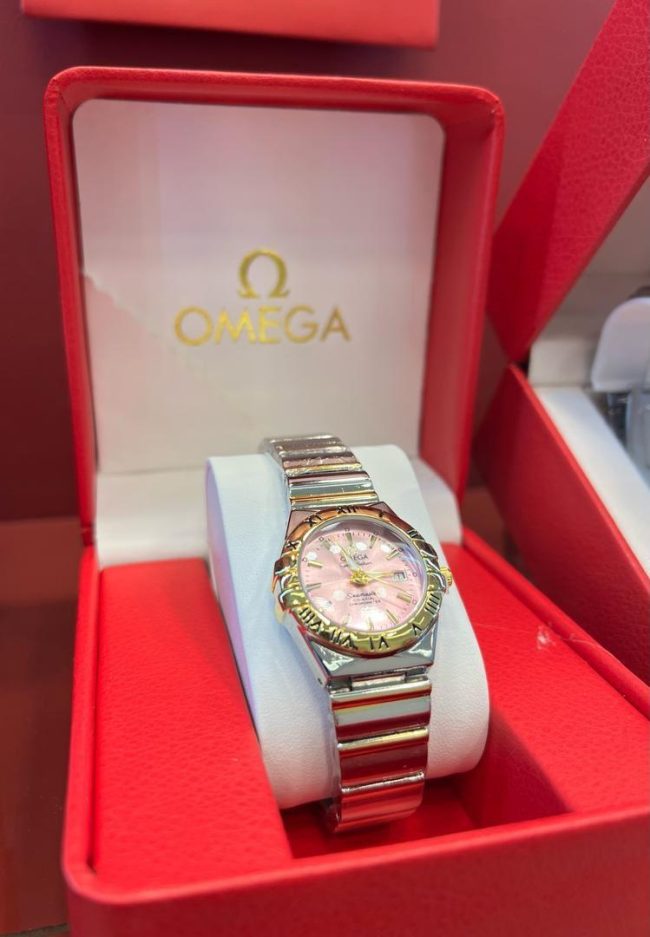AQ - 006 OMEGA ساعة